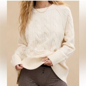 Aerie Sweater Women’s M Cream Oversized Cable Knit Crewneck Pullover